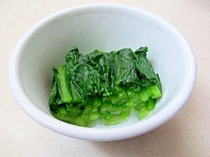 茹でずにレンチン 時短の小松菜おひたし レシピ 作り方 By ぶるぶるらぶ 楽天レシピ 茹でずにレンチン 時短の小松菜おひたし レシピ 作り方 By ぶるぶるらぶ 楽天レシピ