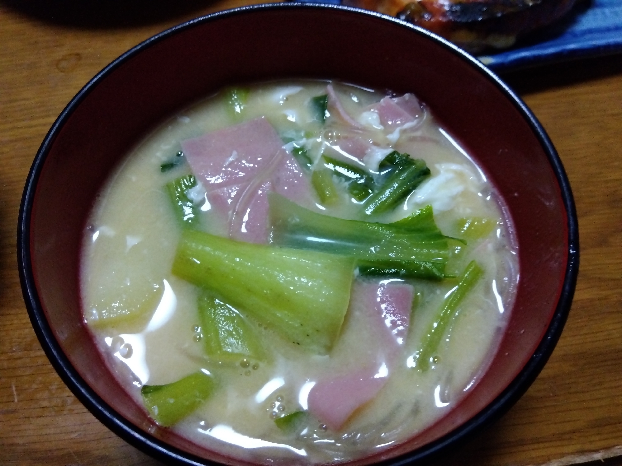 チンゲン菜と春雨の豆乳入り味噌汁