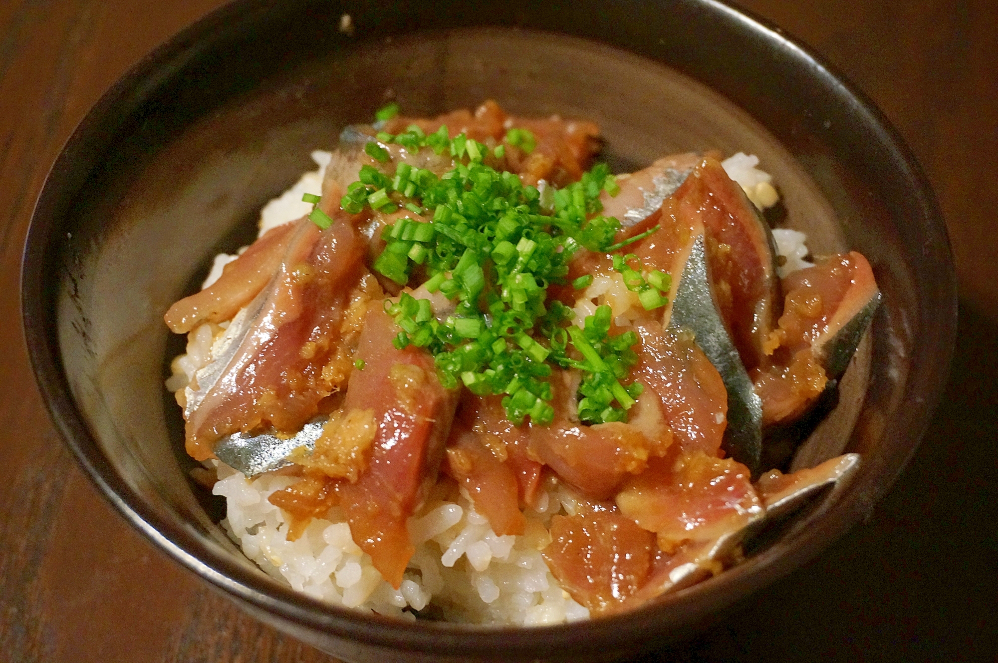 柚子コショウ香るサンマのたたき丼