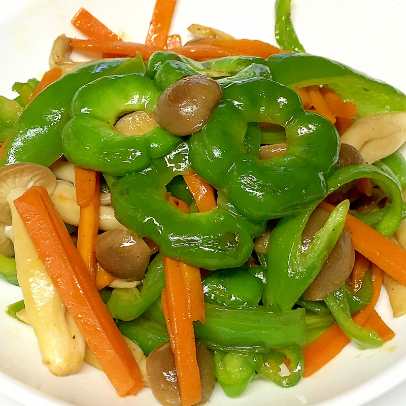 ピーマン 人参 しめじのオイスターソース炒め♪ レシピ・作り方 By ○まかろん○｜楽天レシピ