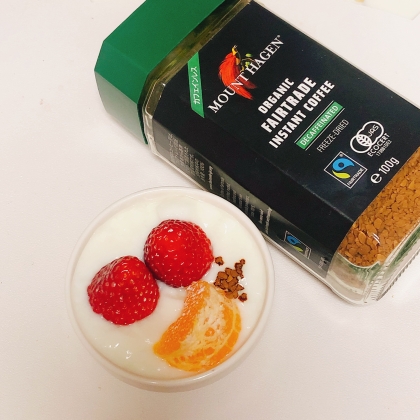 ヨーグルトに♪いちごみかんコーヒーを