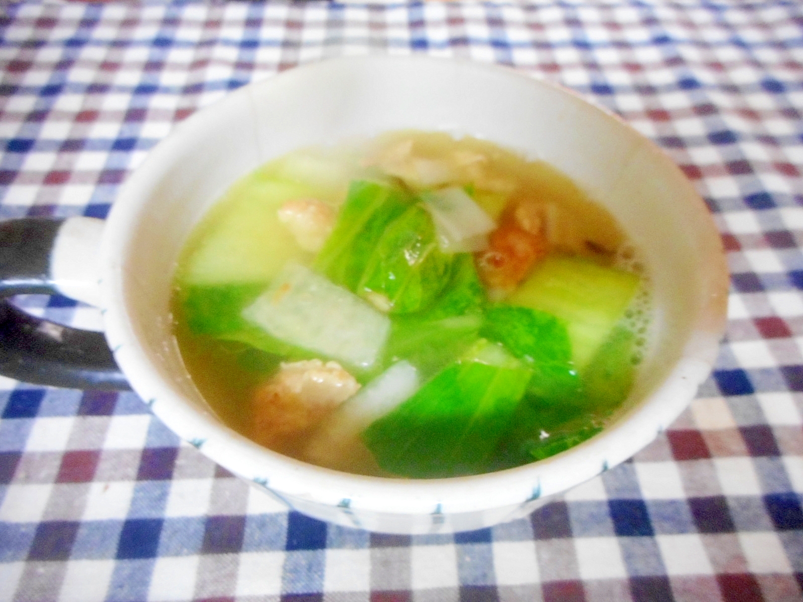 鶏皮とチンゲン菜のスープ