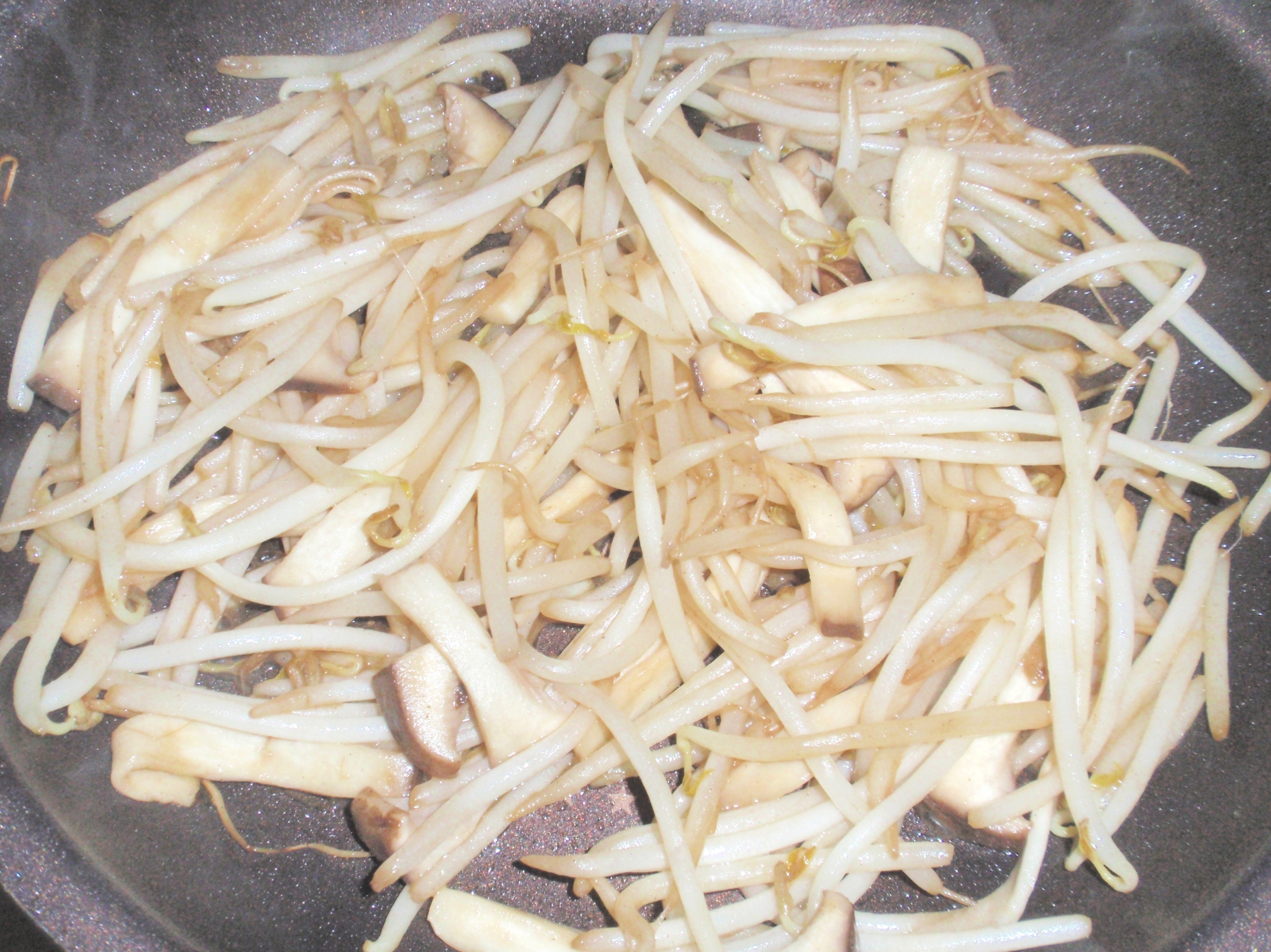 簡単!!節約!!もやしとエリンギのバター炒め