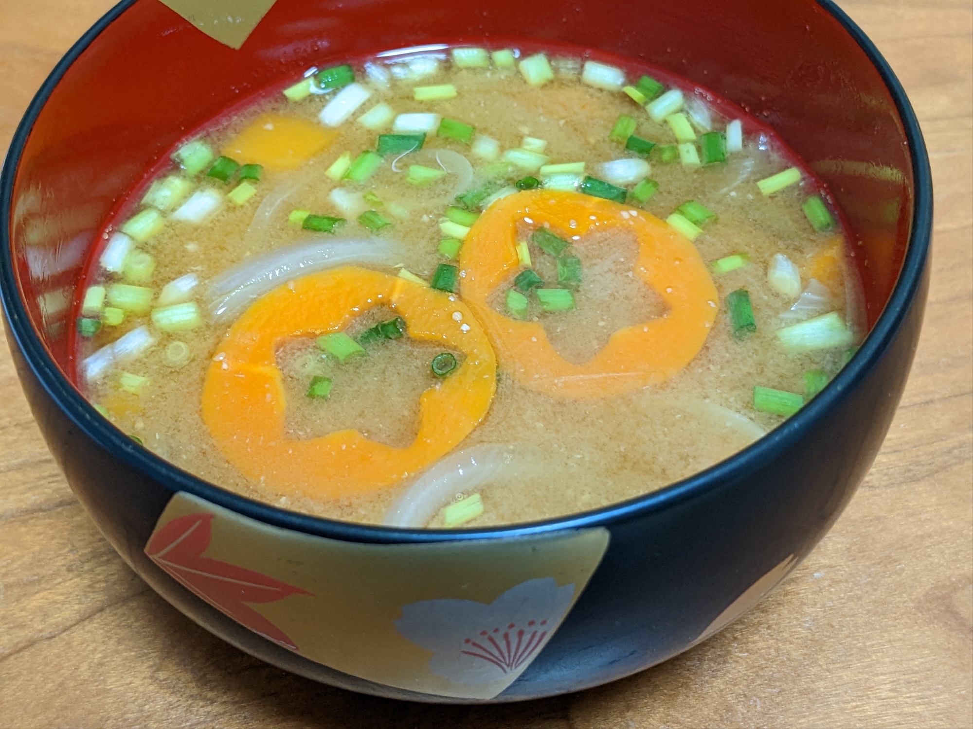 型抜き人参の輪で 彩りお味噌汁 レシピ 作り方 By 月のおと 楽天レシピ 型抜き人参の輪で 彩りお味噌汁 レシピ 作り方 By 月のおと 楽天レシピ