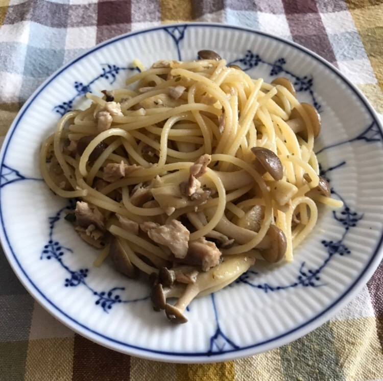 しめじとハマチフレークのパスタ