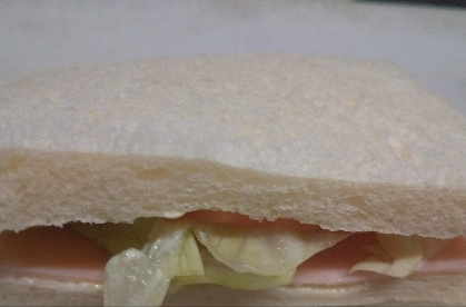 ❤　ハンバーグ＆レタスのサンドイッチ　❤