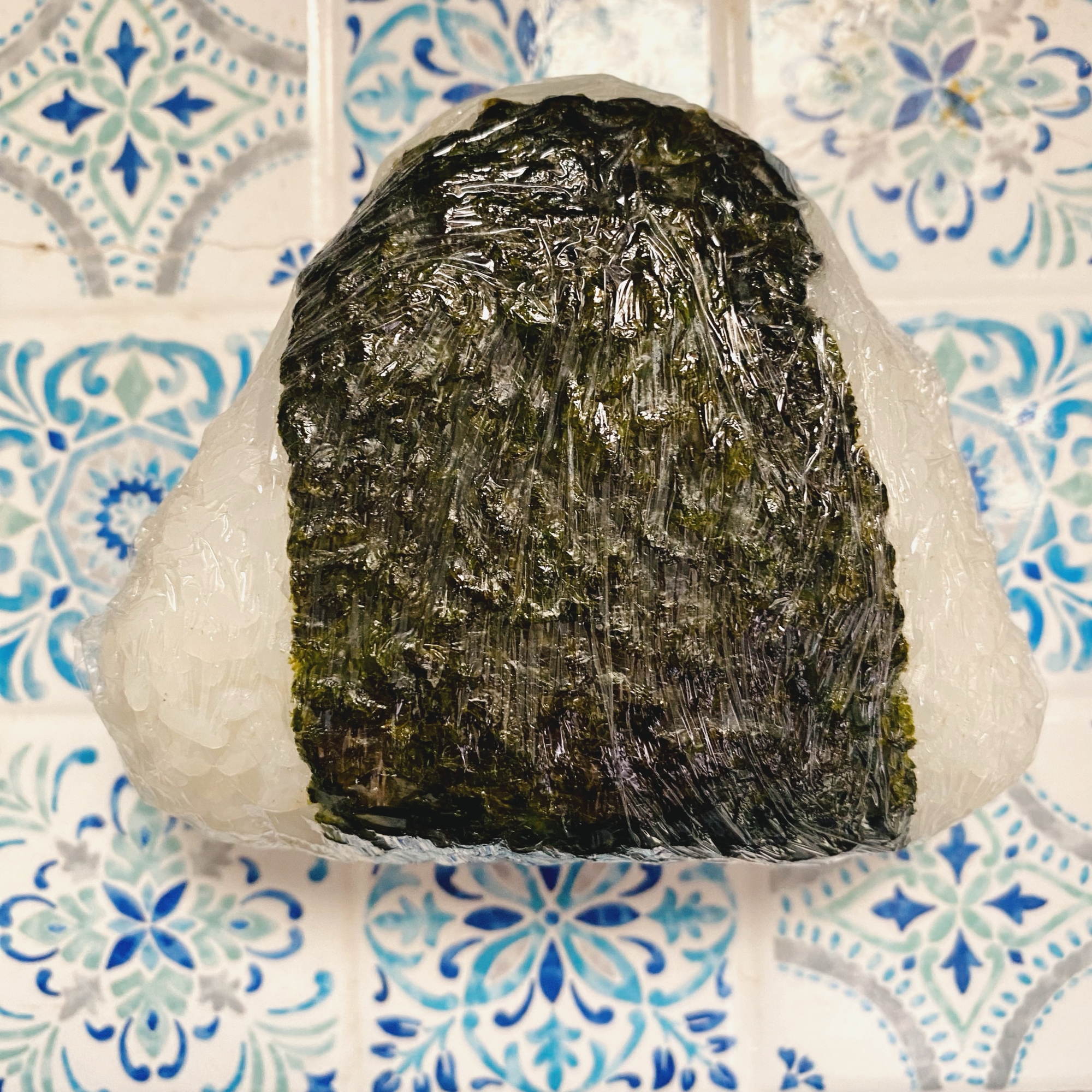 ✎*｡:ﾟツナとめかぶのおにぎり