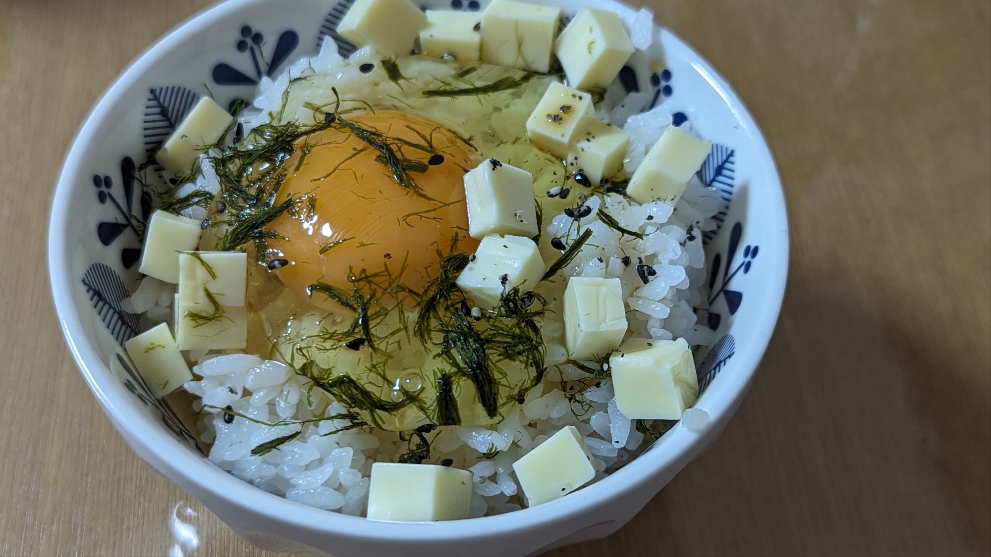 青海苔ところころチーズの卵かけごはん