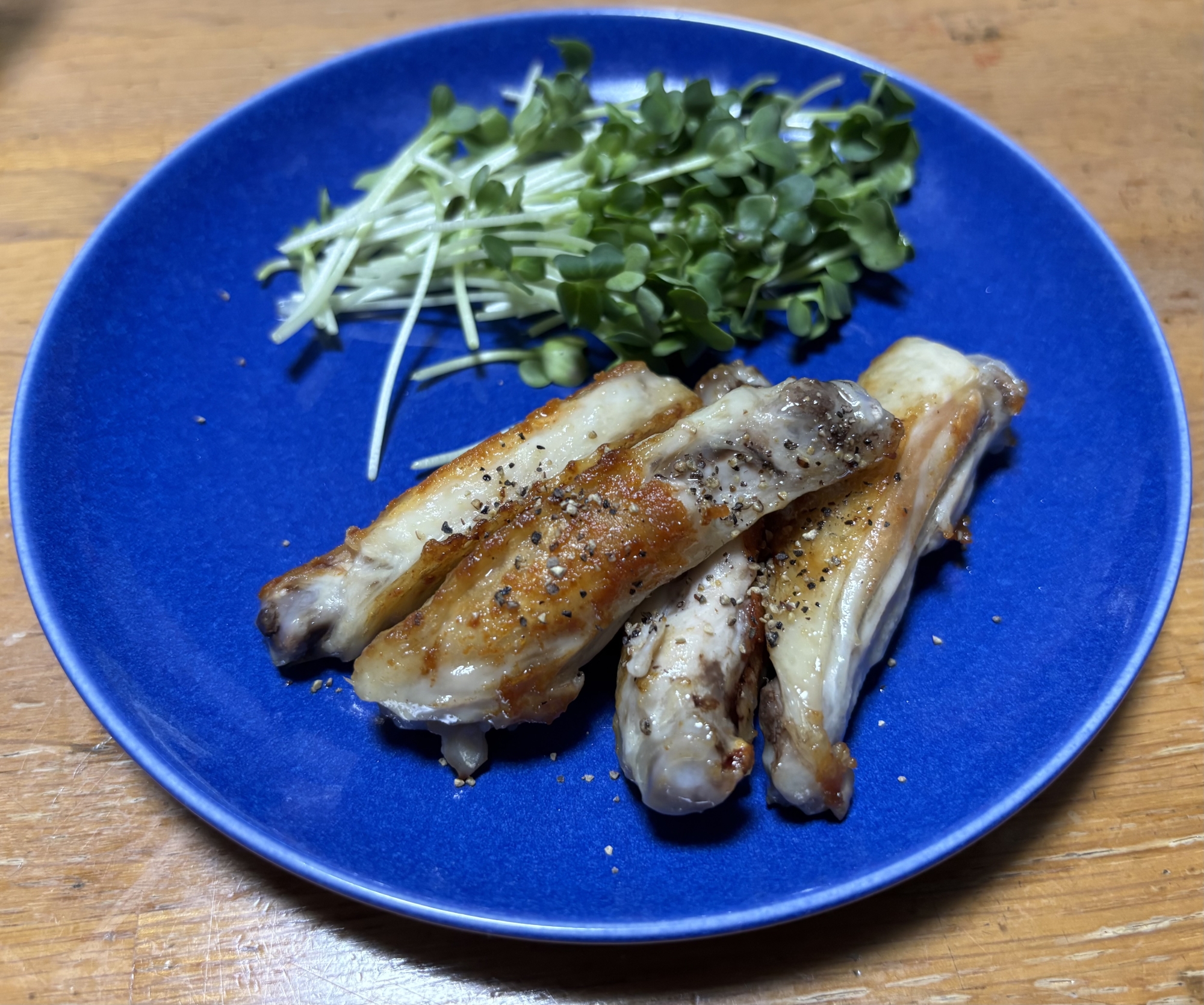 仕上げ黒胡椒の手羽中焼き