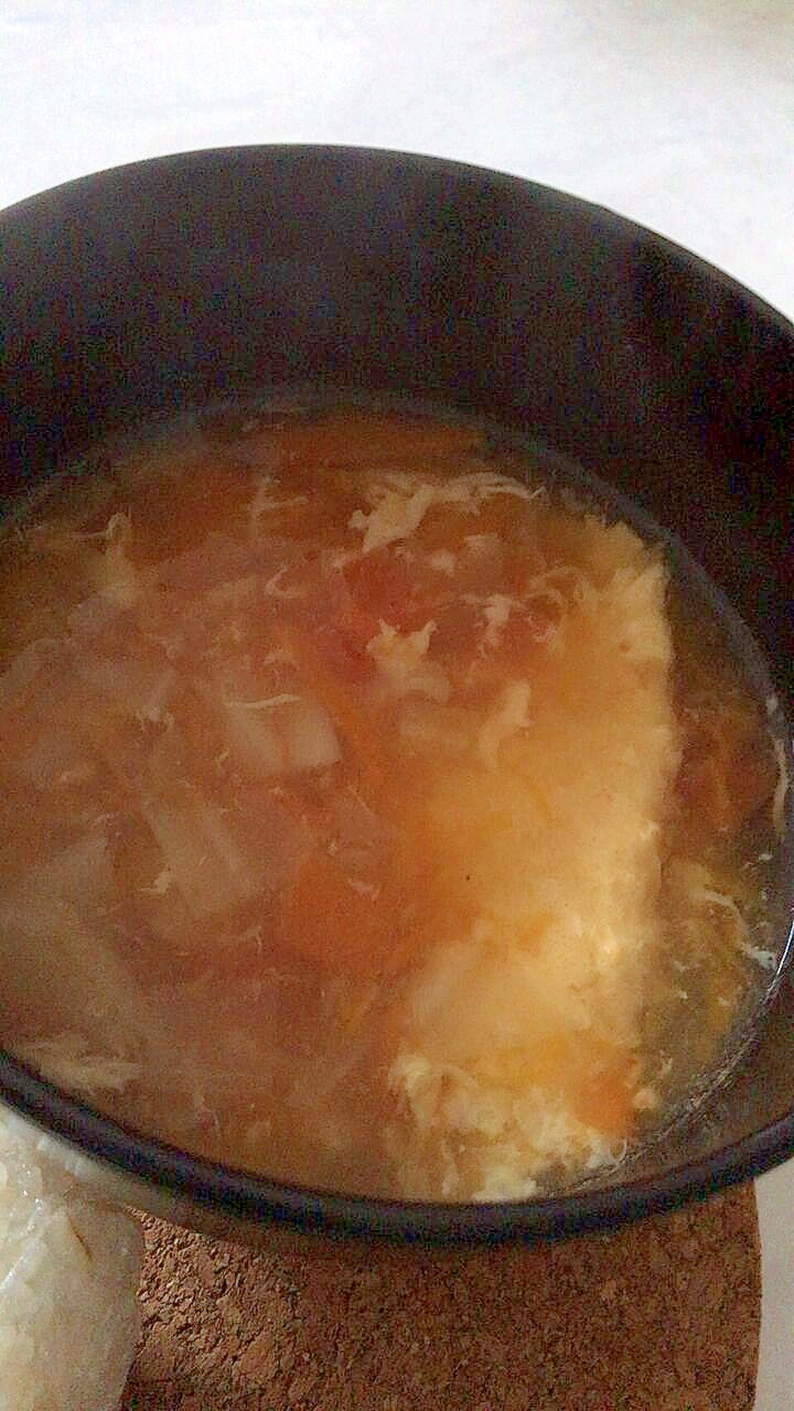 たまごとじの味噌スープ