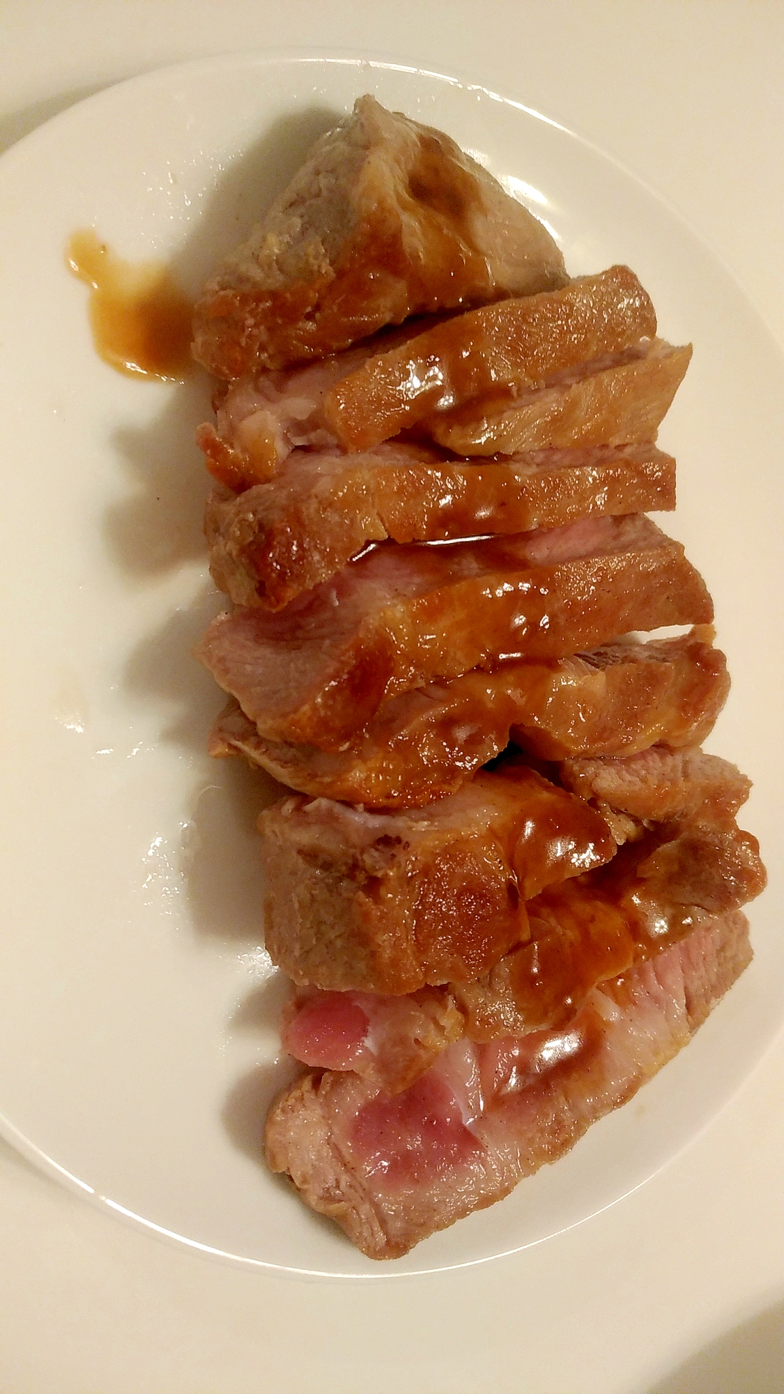 絶品☆焼き肉のタレで☆豚かたまり肉のステーキ