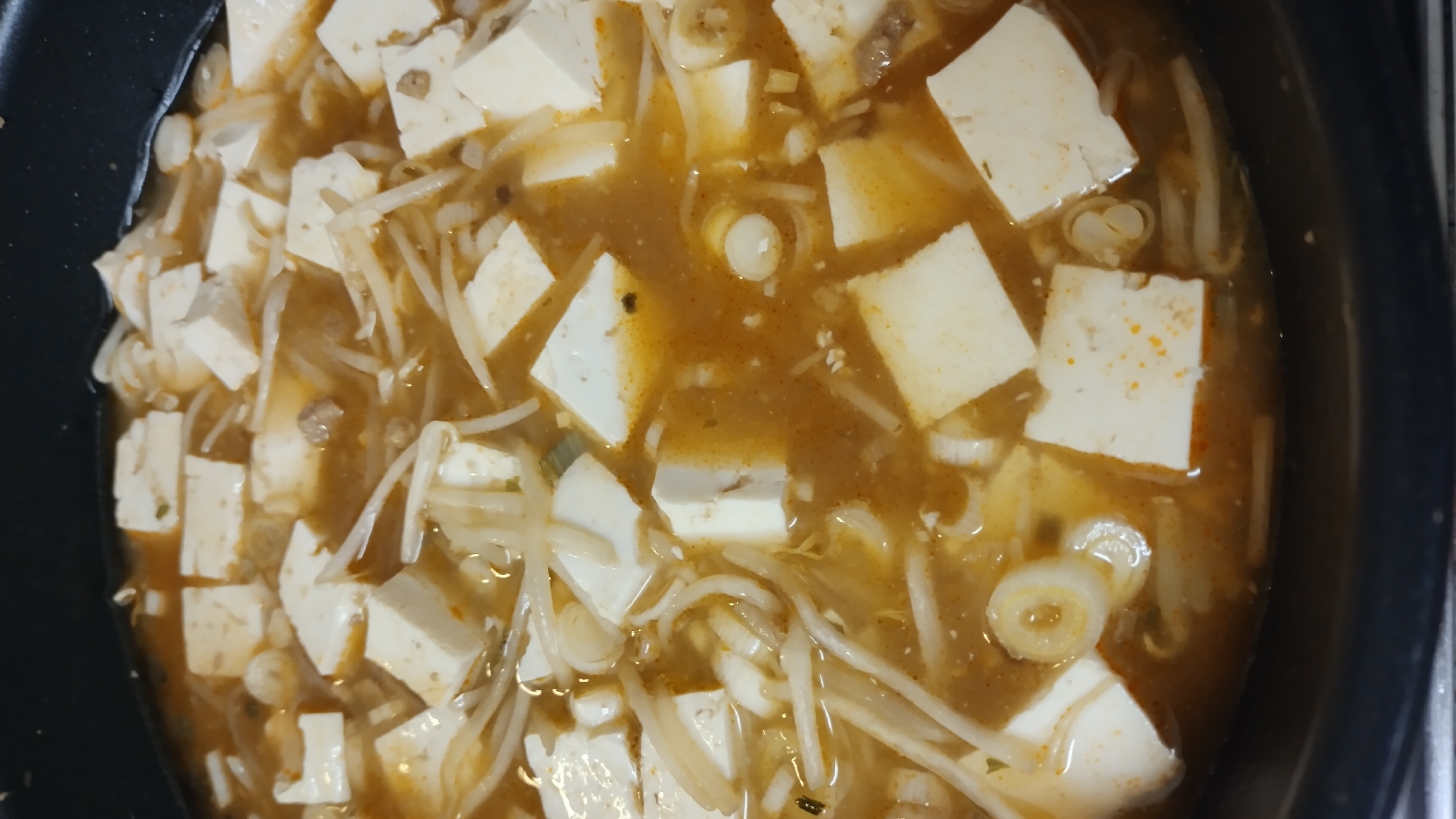 もやしと白ねぎ入り麻婆豆腐