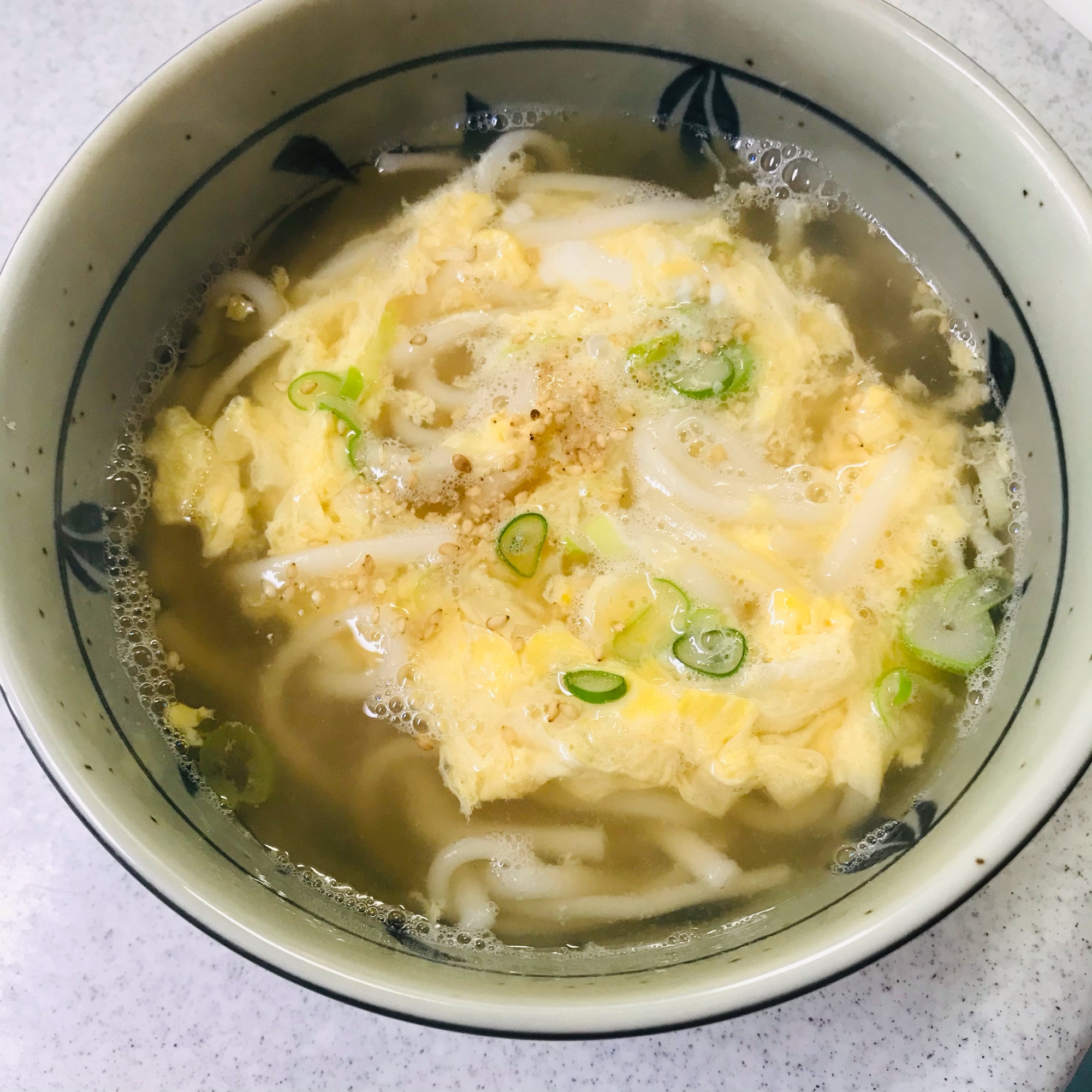 ちょこっと汁物がほしいパパッとかき卵うどん レシピ 作り方 By ひよこピッピ 楽天レシピ