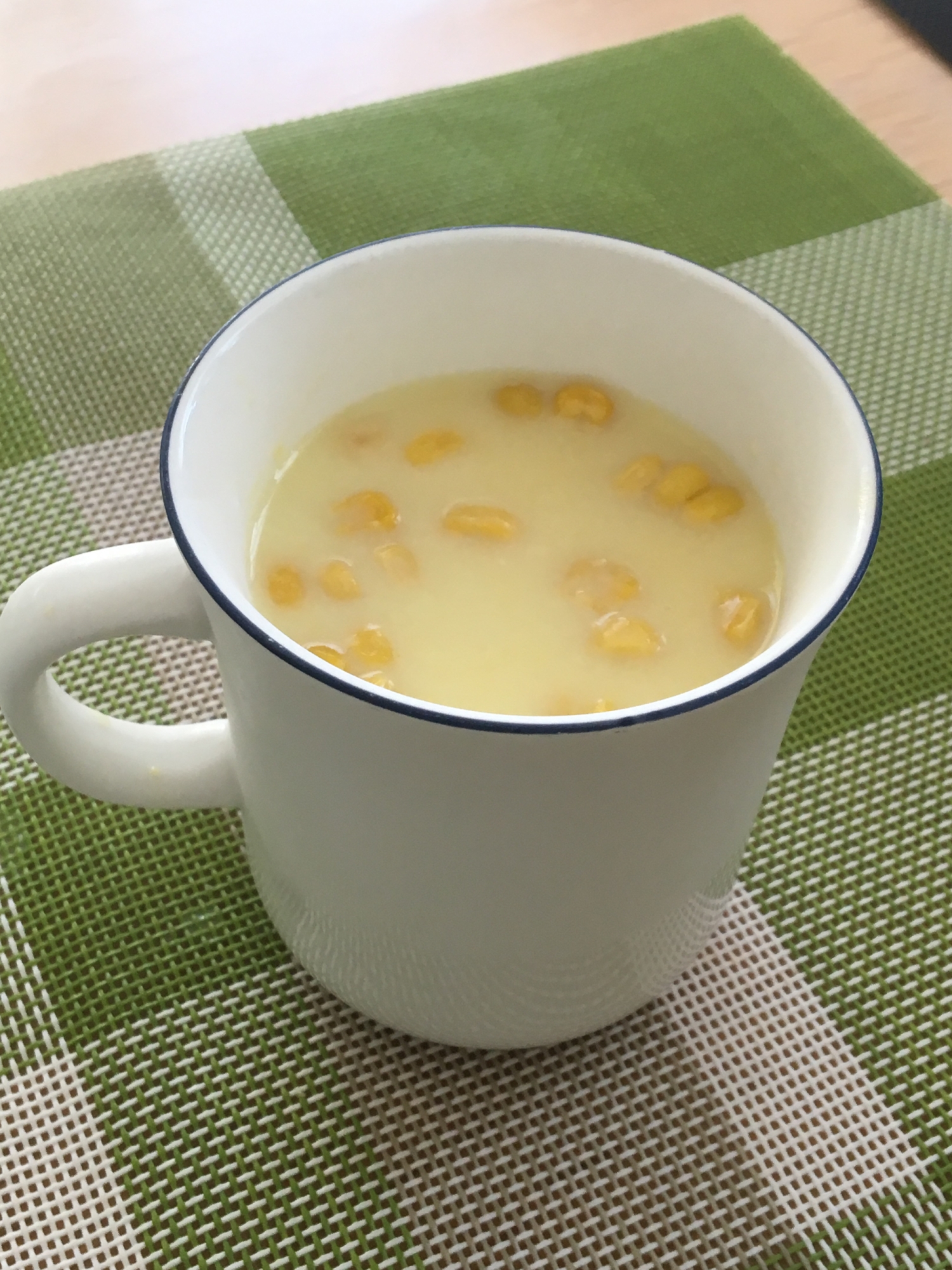 カップスープの素で☆冷たいコーンスープ