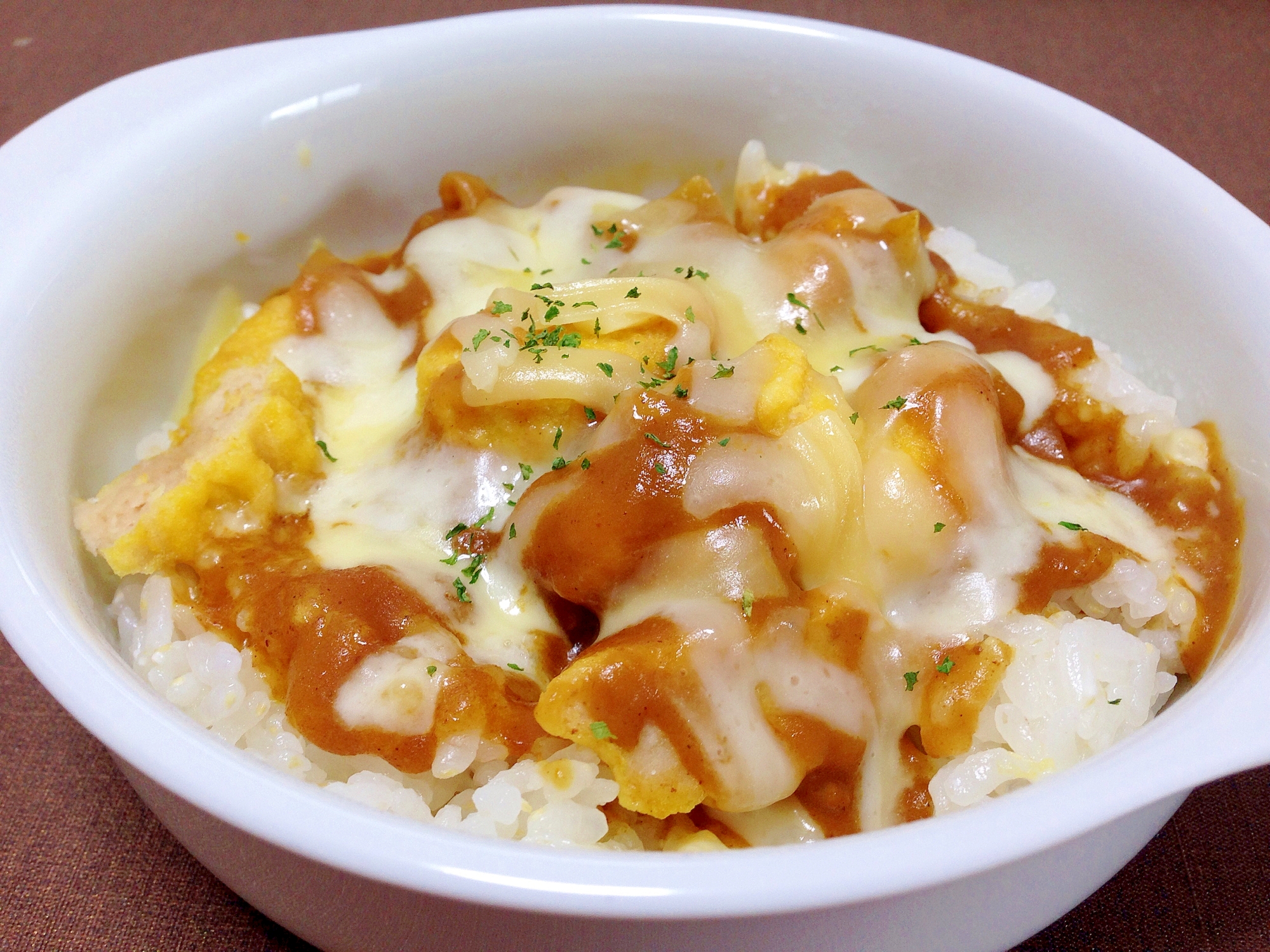 残ったカレーで☆チキンナゲットのチーズカレードリア