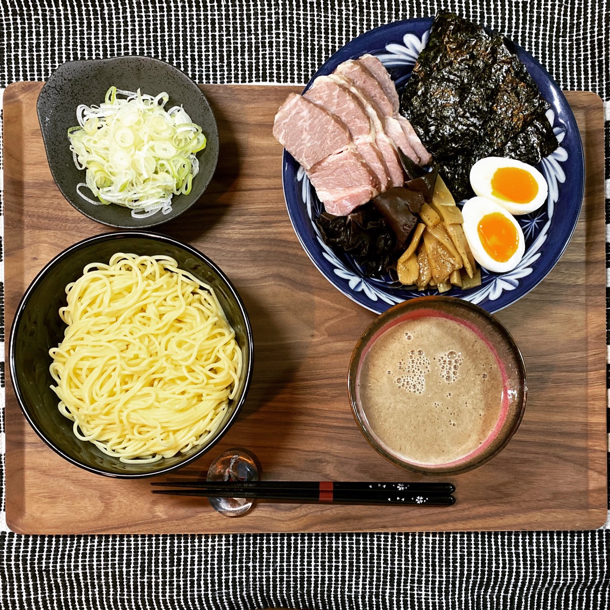 低糖質！鯖の水煮で作る、本格魚介つけ麺！