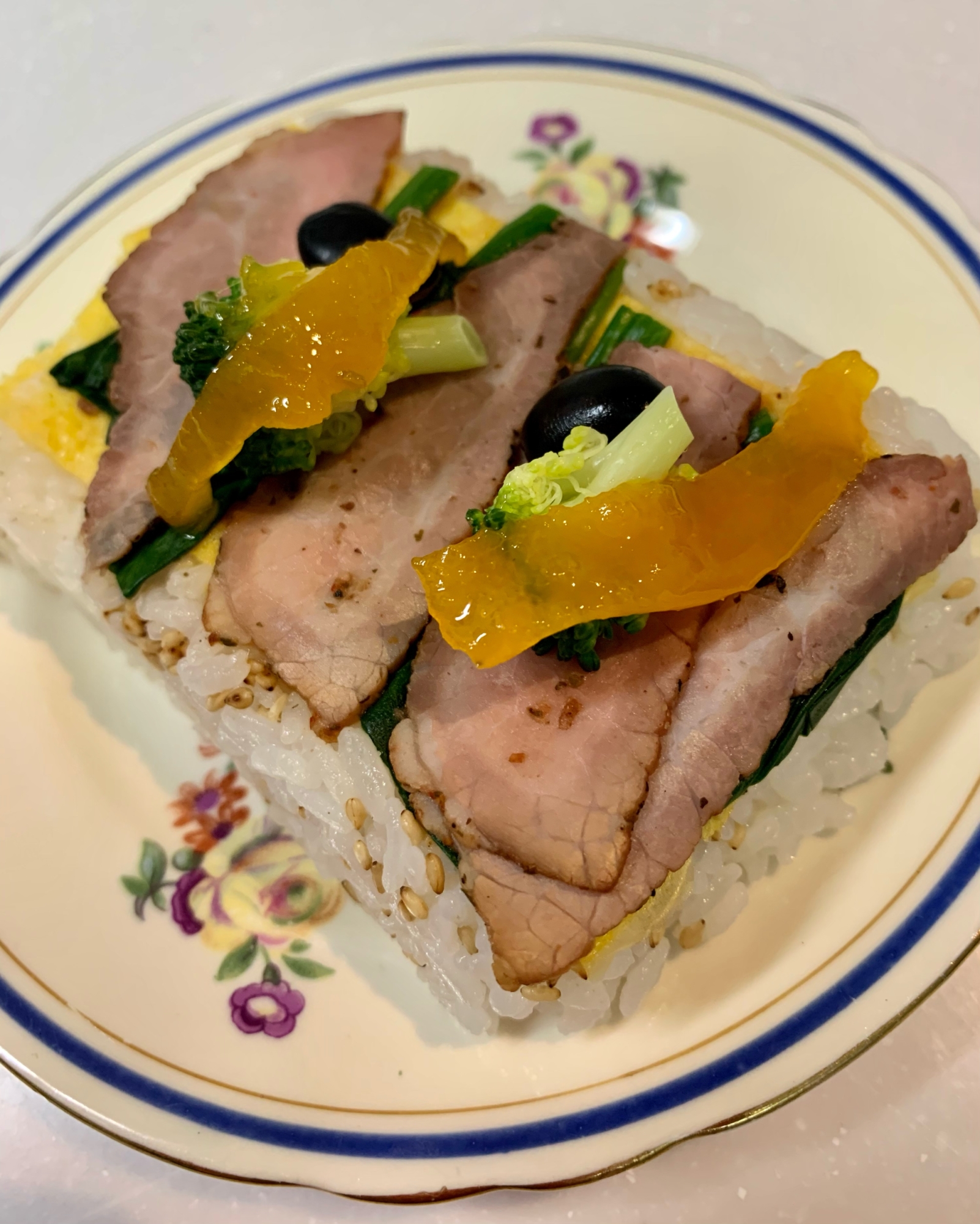 ローストビーフで　ひな祭り押し寿司