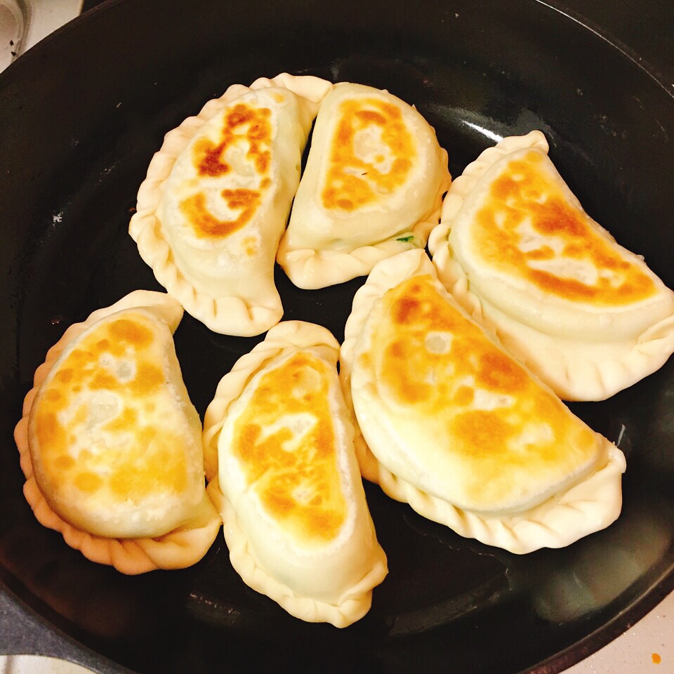 【中国家庭料理】焼き韮まんじゅう 韮菜盒子