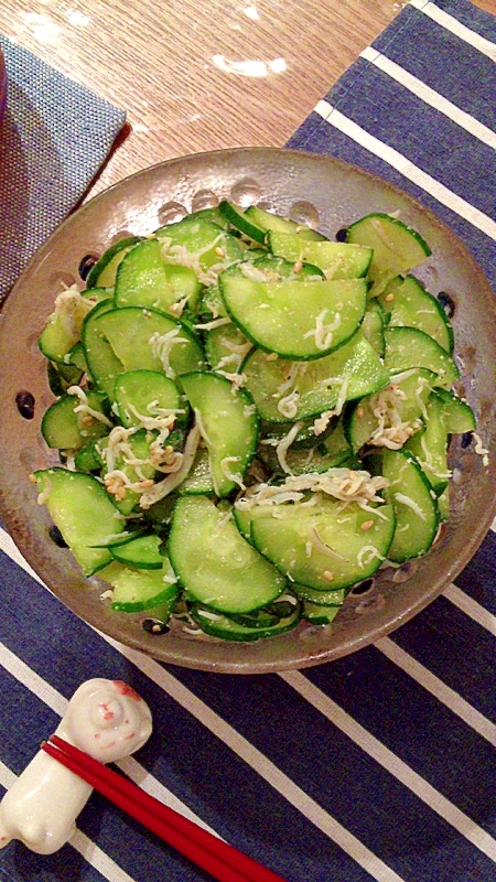 どんどん食べちゃう キュウリとシラスの胡麻醤油和え レシピ 作り方 By みゅうしろ 楽天レシピ どんどん食べちゃう キュウリとシラスの胡麻醤油和え レシピ 作り方 By みゅうしろ 楽天レシピ