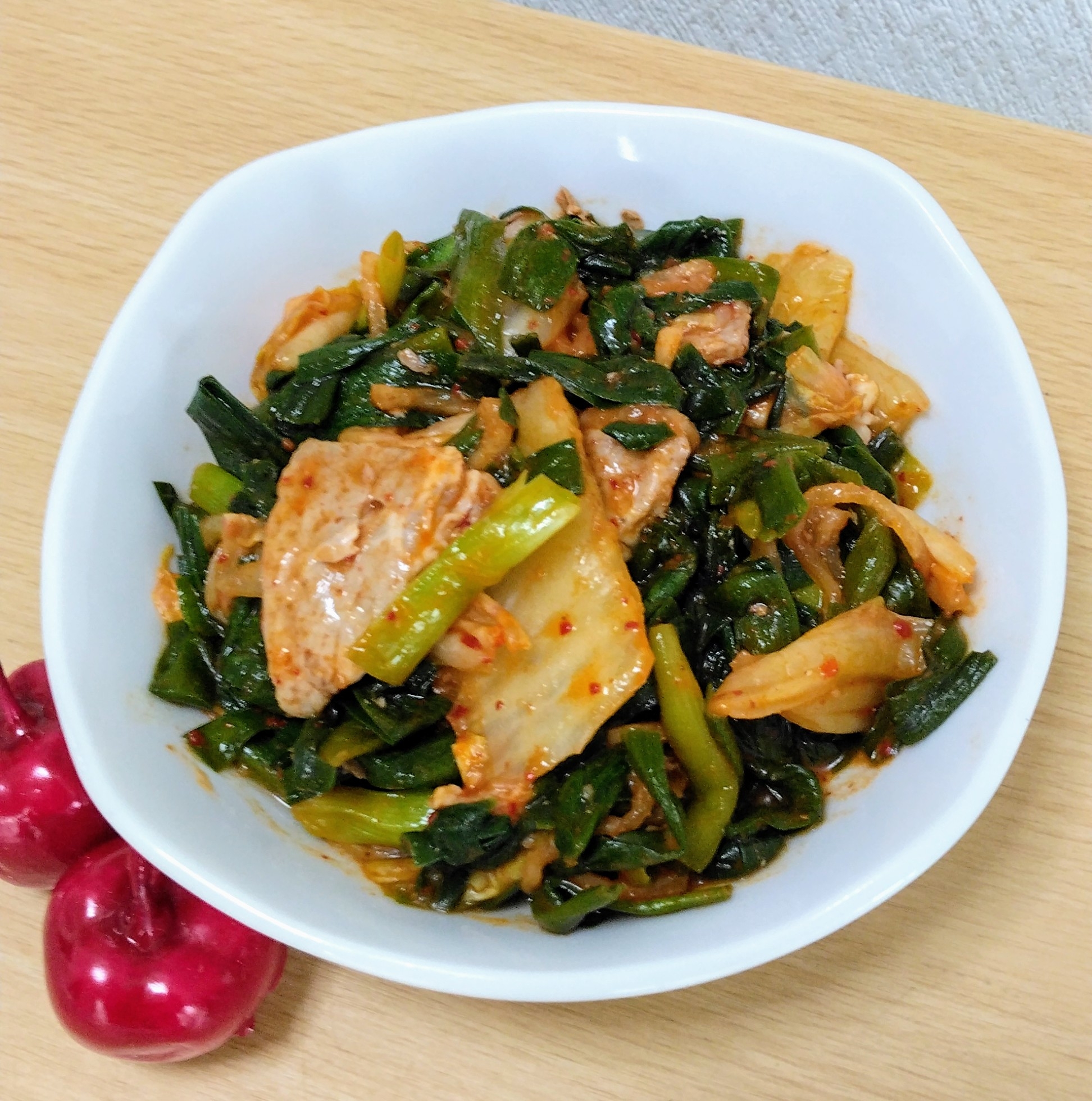 うちの定番 スタミナ おかず‼️簡単✨ニラ豚キムチ