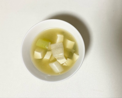 豆腐長ネギ椎茸の味噌汁