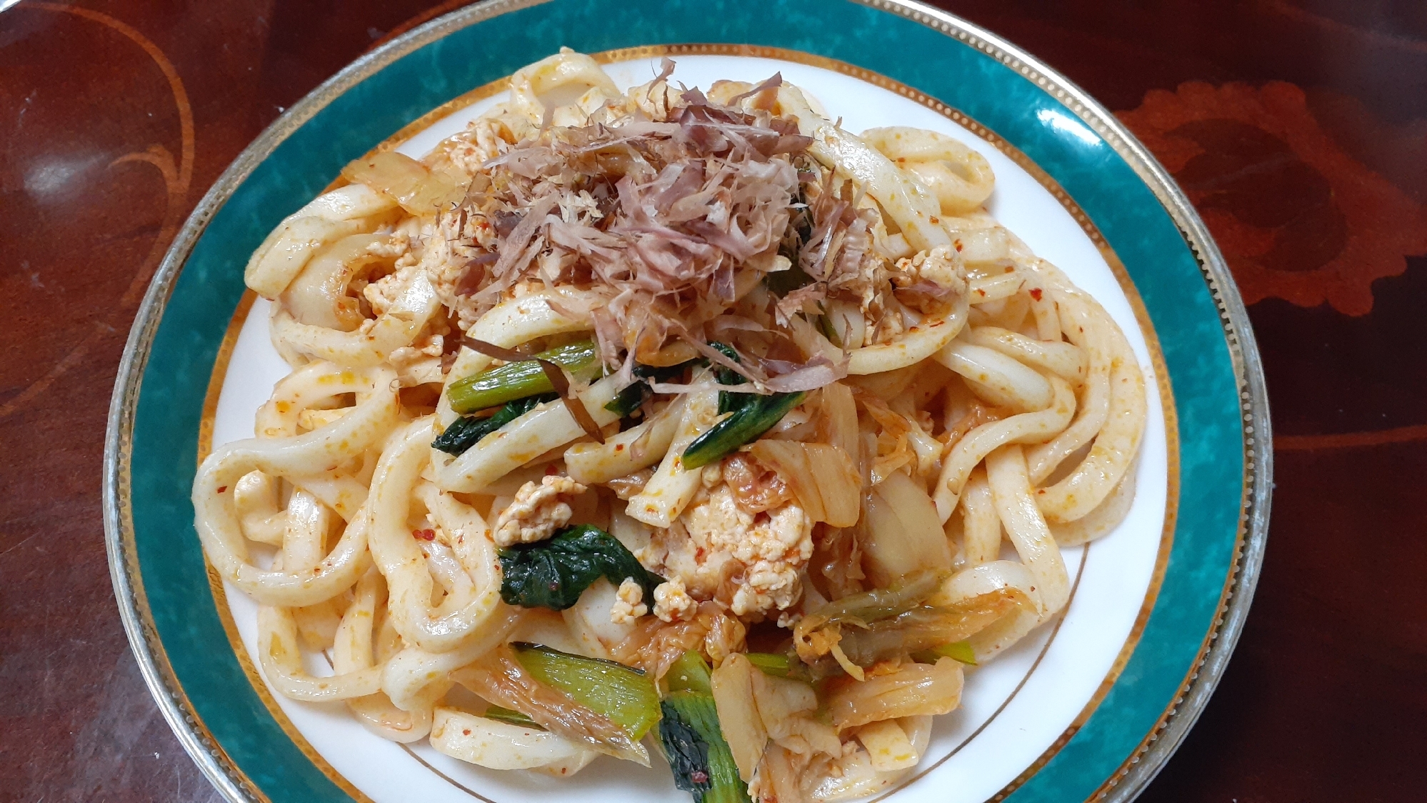 鶏胸挽き肉とキムチの焼きうどん♪