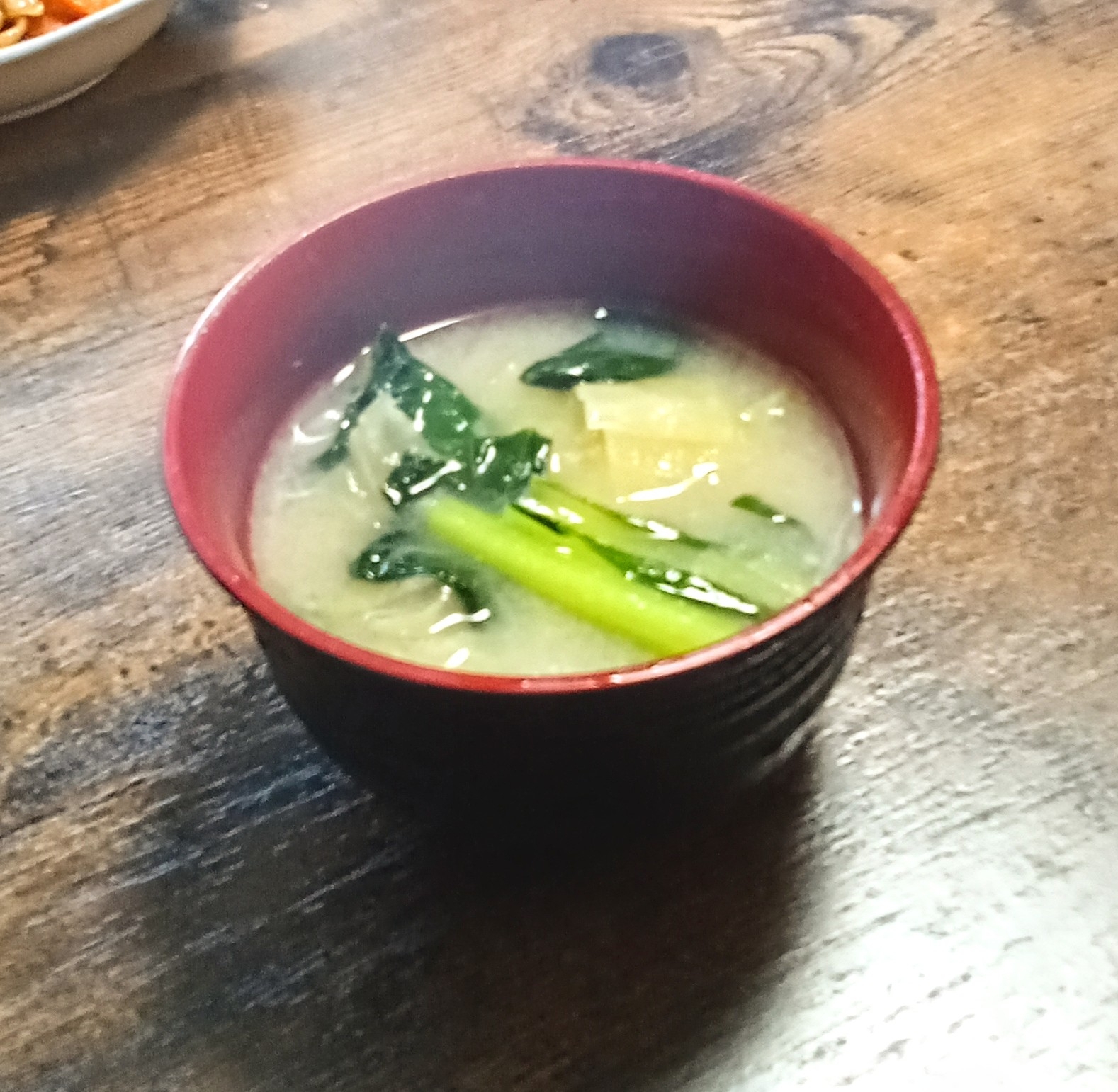 キャベツと小松菜の味噌汁