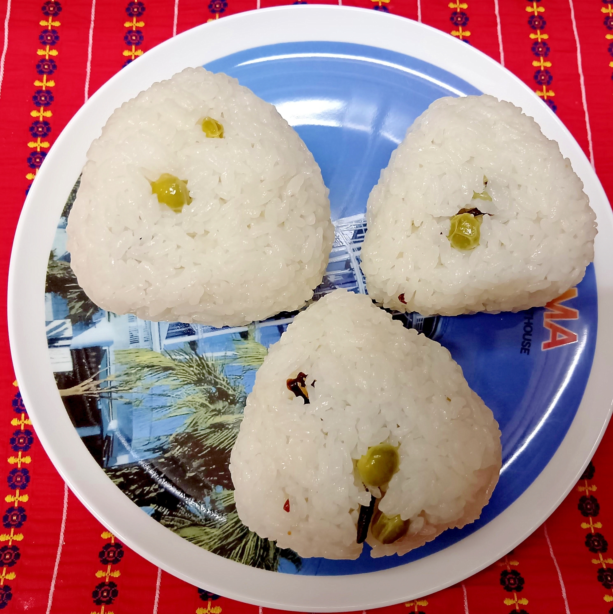 豆ご飯のおにぎり