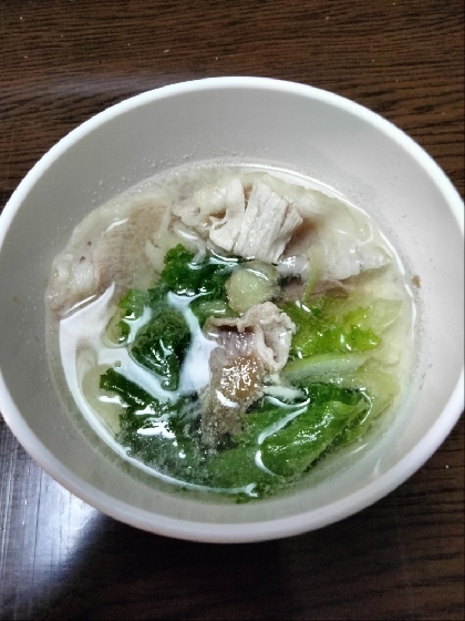 豚とレタスのスープ