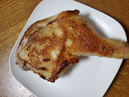 骨付き肉で！フライパンで手軽にローストチキン♪