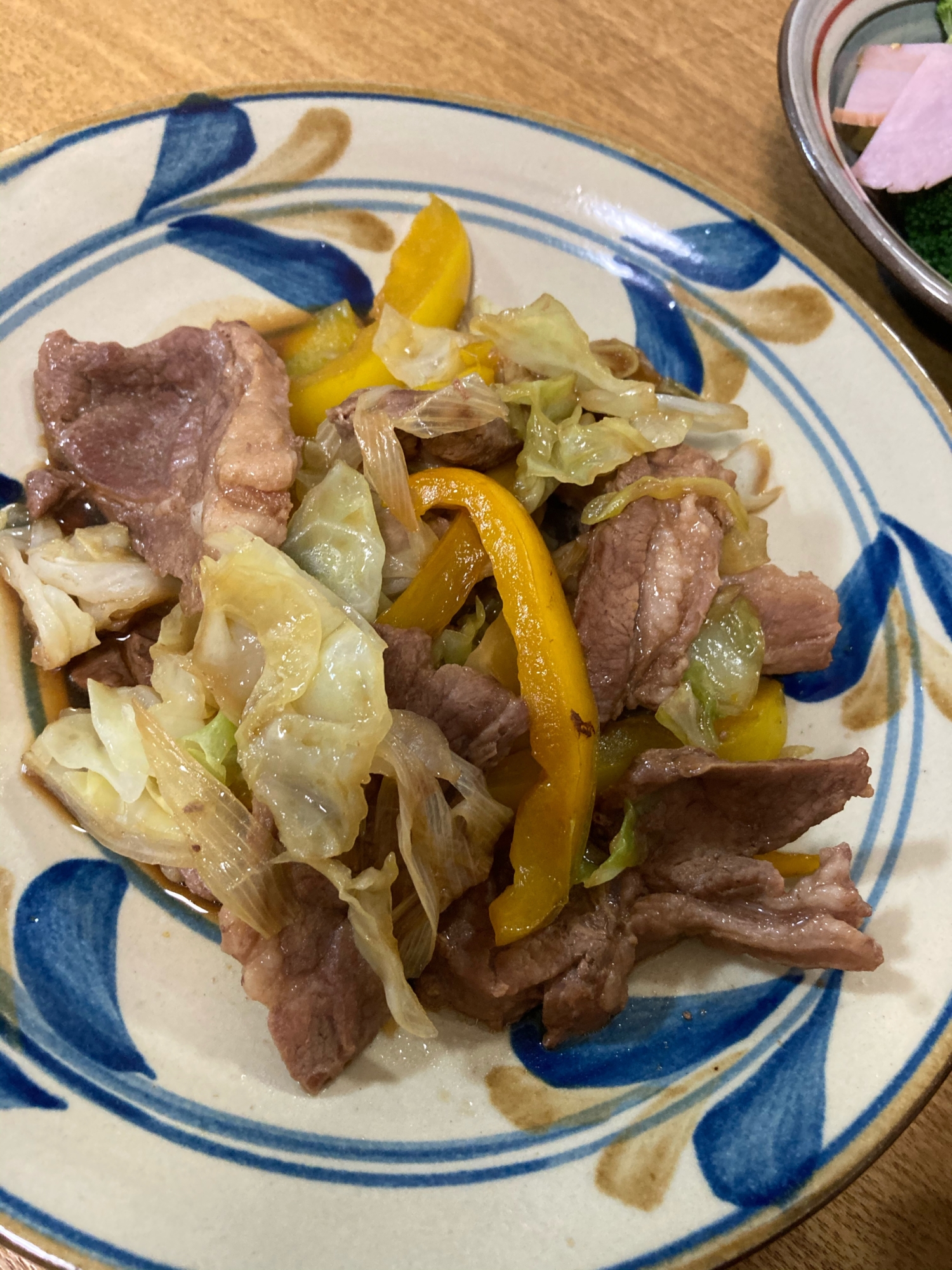 ラム肉とキャベツの炒め物