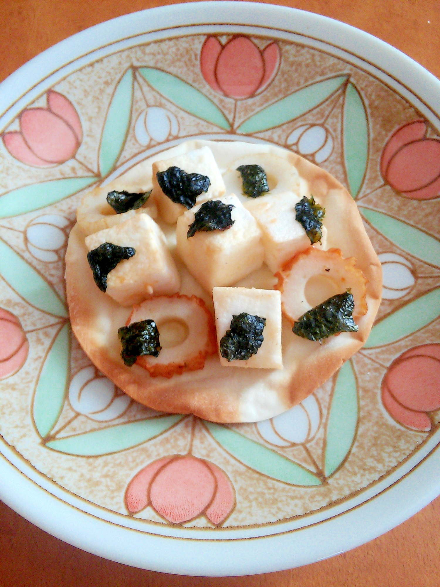 はんぺんとちくわと海苔のピザ☆ごまだれラー油風味