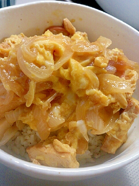 節約！厚揚げで卵とじ丼