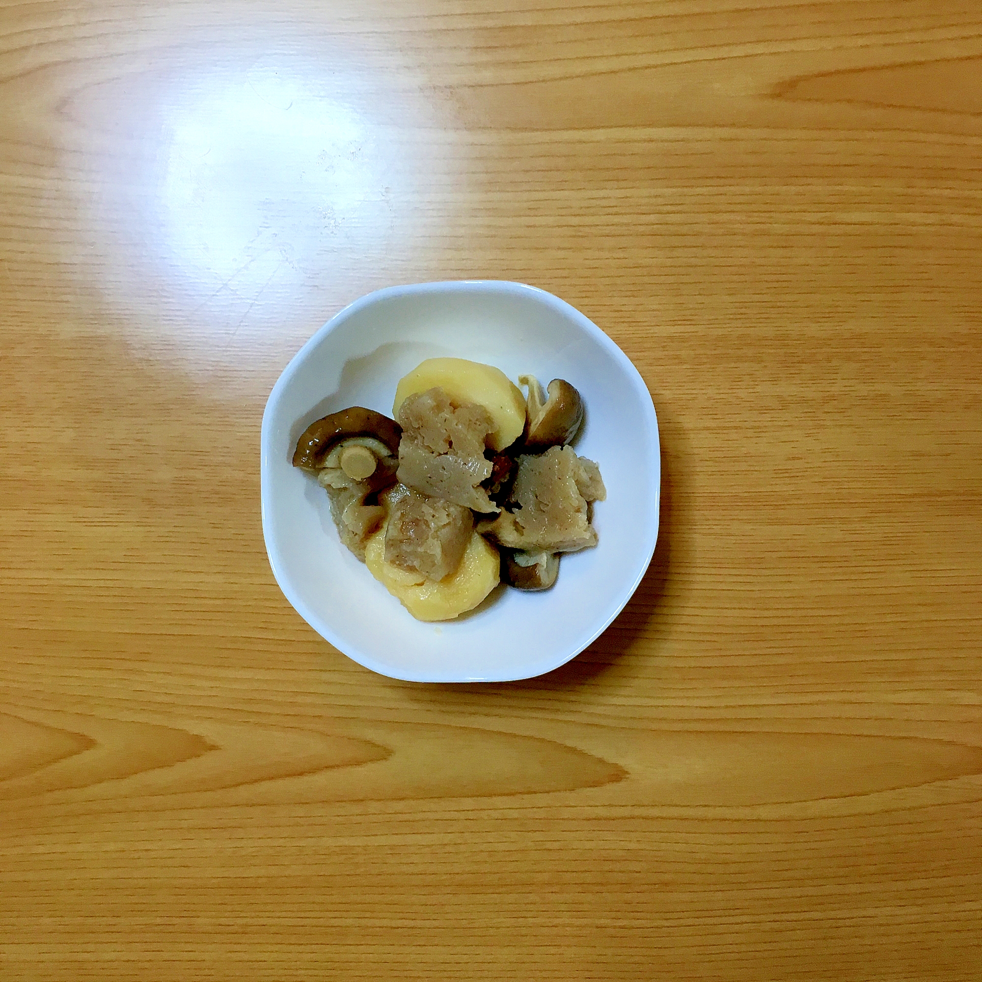 じゃが芋と蒟蒻の煮物