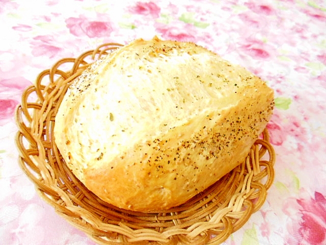 もっちりパン生地ｄｅ❤ガーリックマーガリン胡椒パン