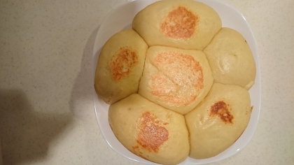 炊飯器でこんなに簡単にパンが焼けるなんて…そしておいしかったです。色々アレンジもできそうなので試してみます。