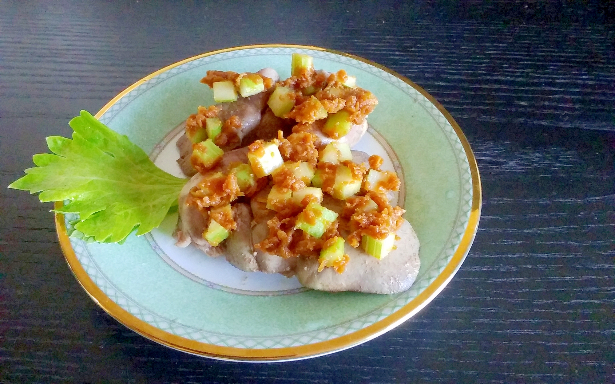 美味しく鉄分補給♪鶏レバーのセロリみそ和え