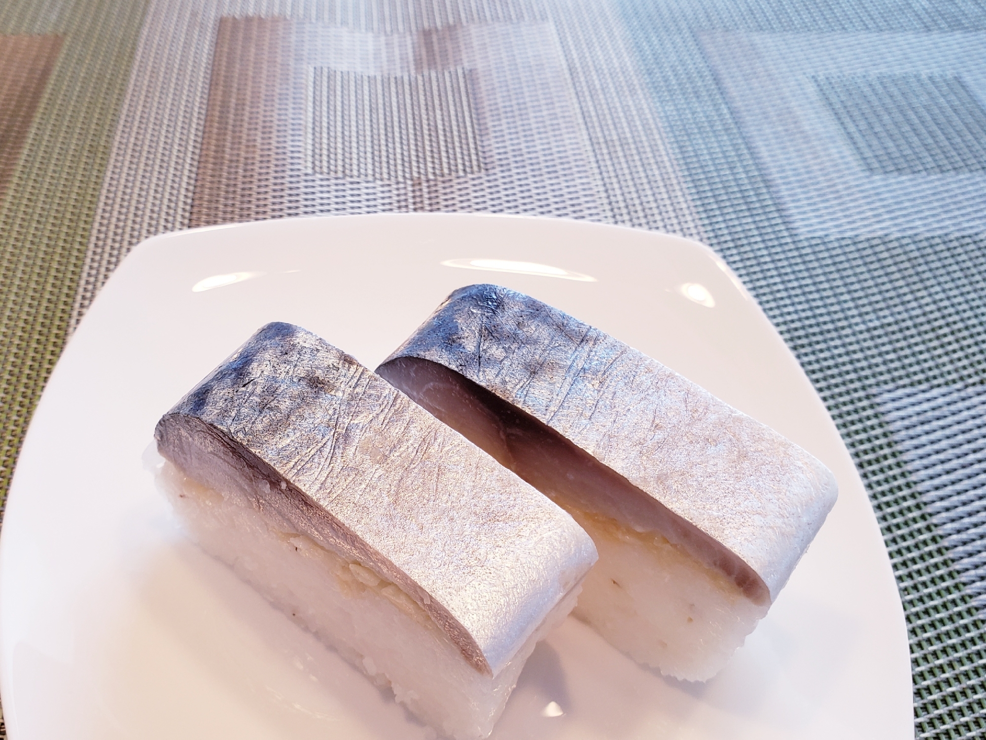 お弁当に!牛乳パックで簡単!しめ鯖の押し寿司