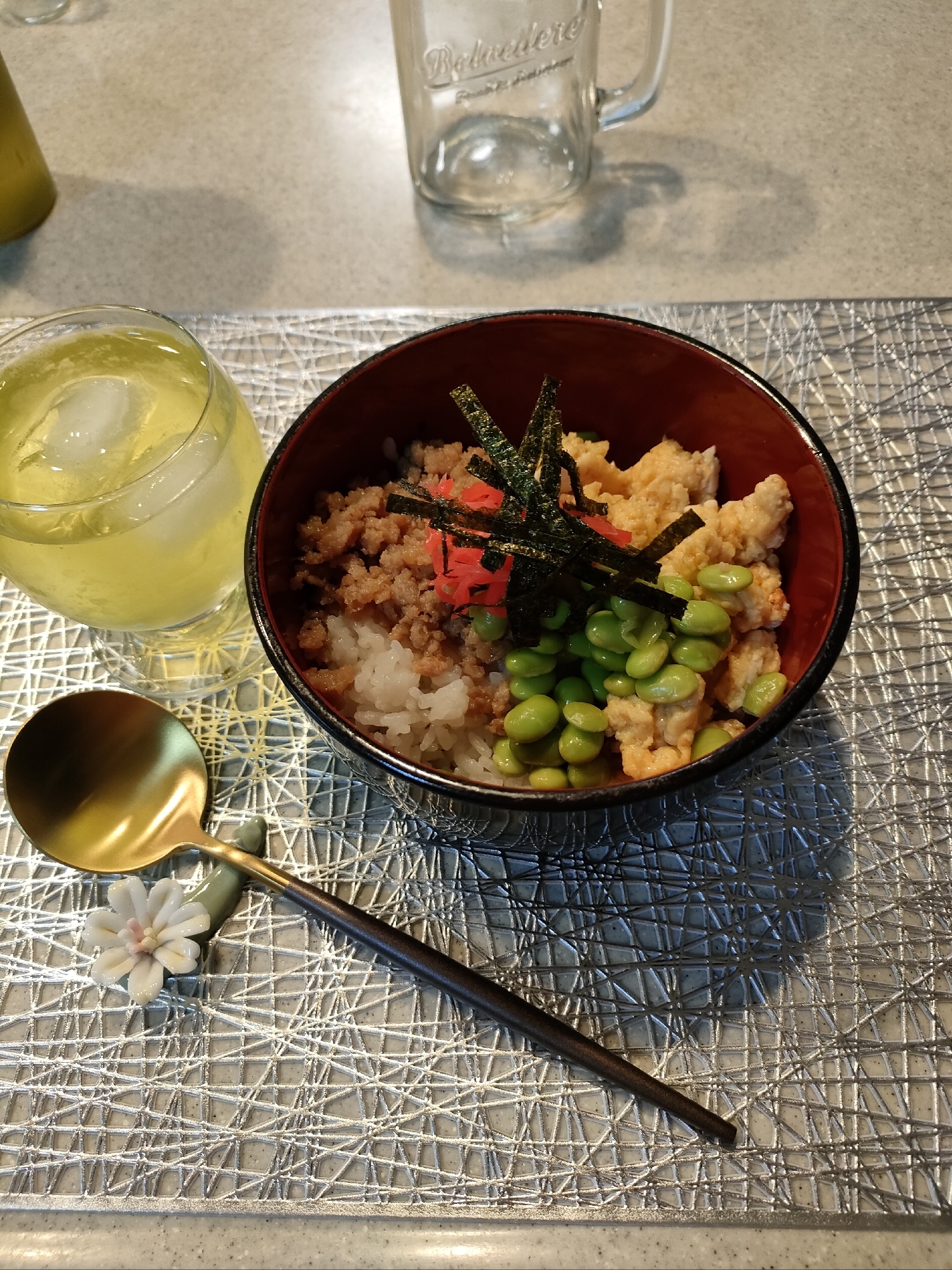 枝豆三色丼