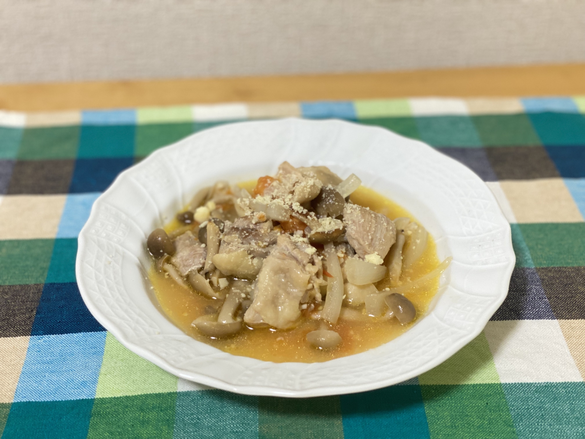 簡単！鶏肉のトマト煮込み