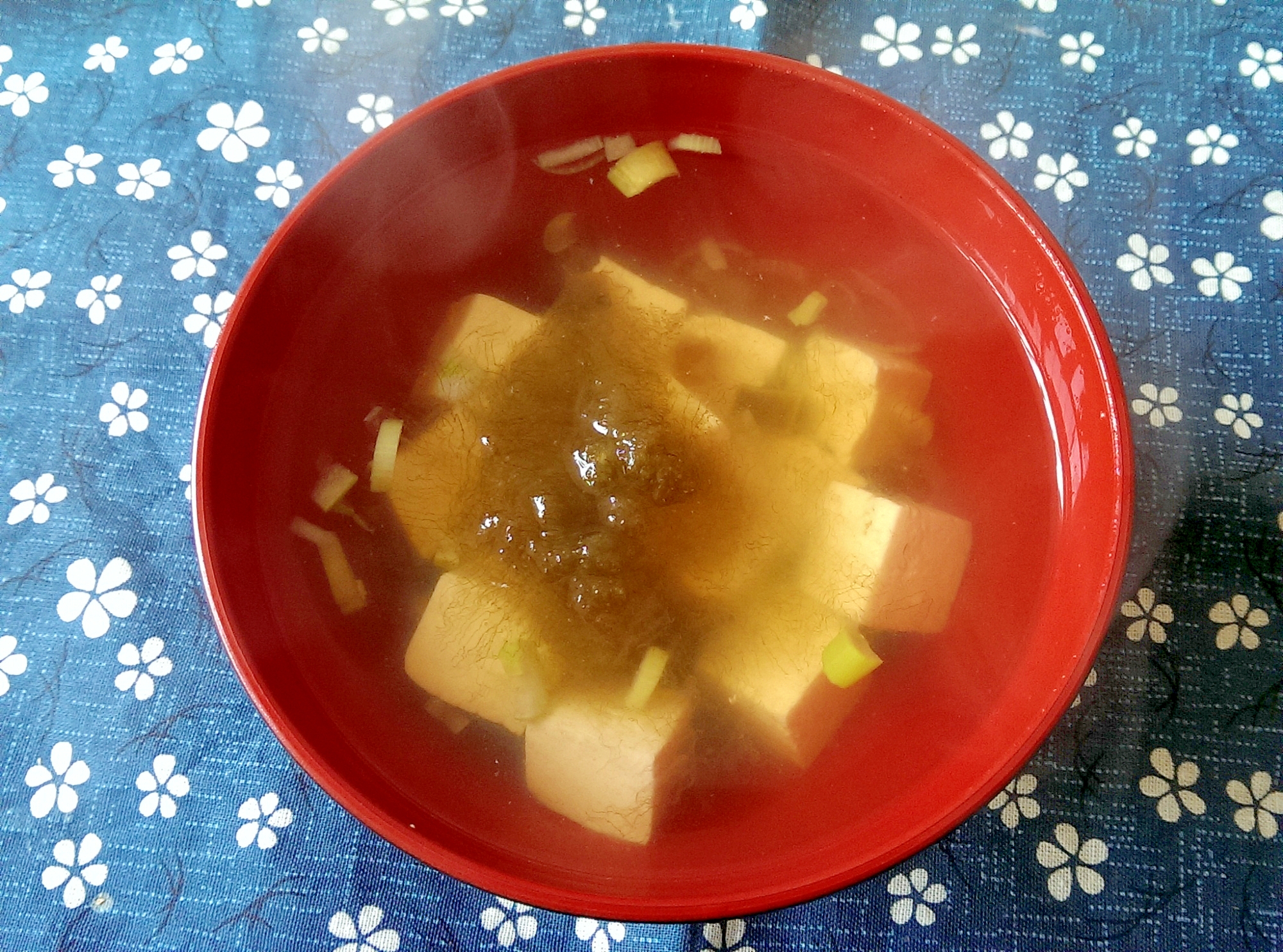 とろろ昆布と豆腐とキューちゃんのお吸い物 レシピ 作り方 By けいちゃん088 楽天レシピ とろろ昆布と豆腐とキューちゃんのお吸い物 レシピ 作り方 By けいちゃん088 楽天レシピ