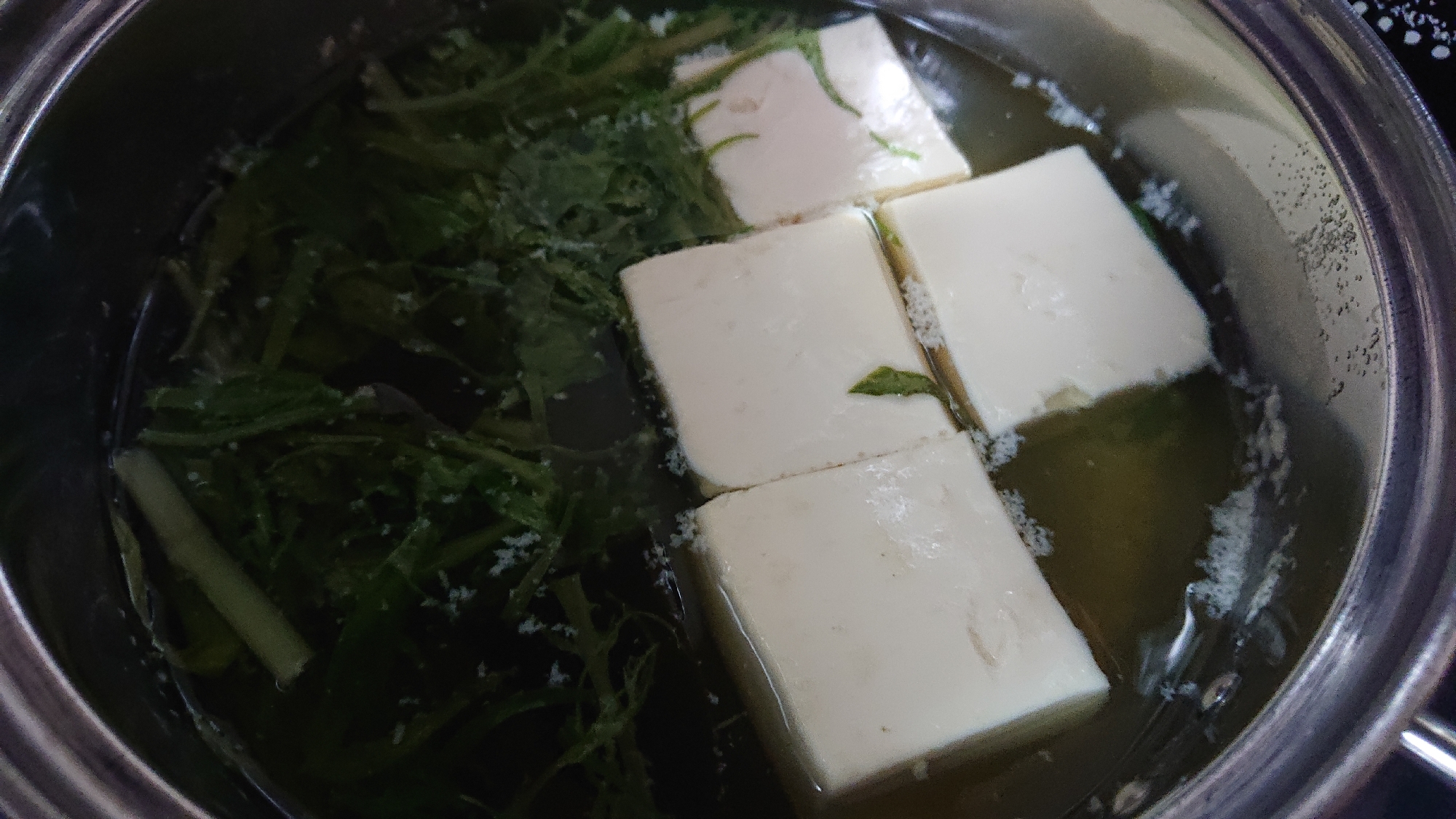 めかぶとほうれん草の豆腐スープ