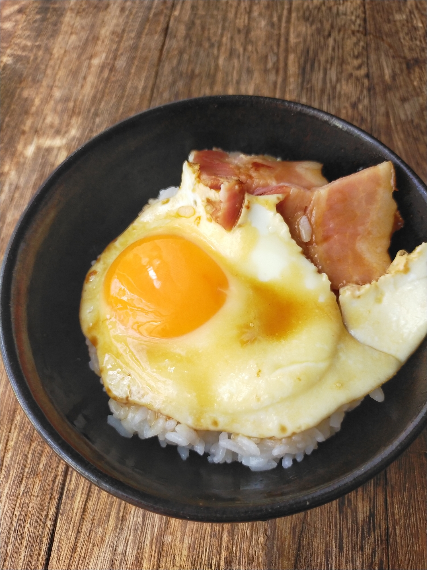 ベーコンエッグ丼