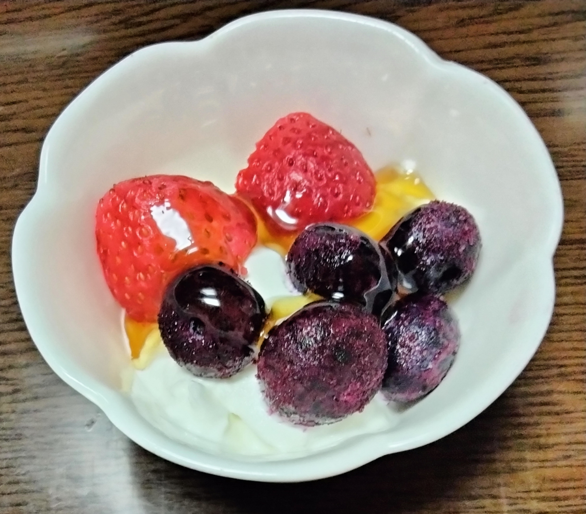 今日のヨーグルト♡いちご&ブルーベリー