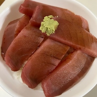 卵かけご飯用醤油で☆マグロ丼