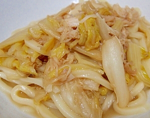 白菜と帆立缶の煮込みうどん