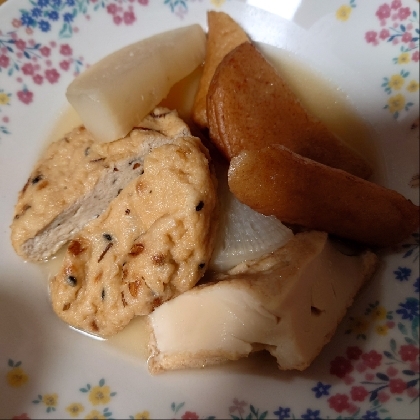 下仁田ネギとがんもと根菜の煮物。