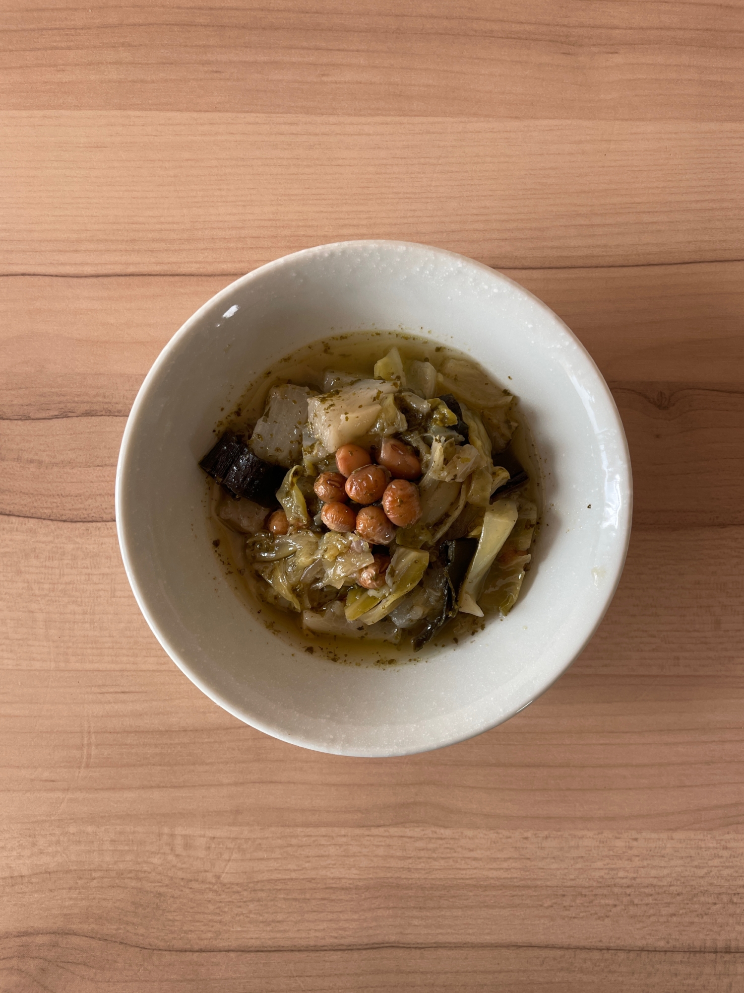 大根とキャベツの昆布大豆の茶葉煮