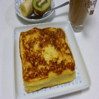 yukippesippoさん、久しぶりに作ってみました！夕べのご飯を終えて浸けこみ(耳も)、今回もふわふわ～*~~*幸せな気持ちになれますね♪ご馳走様でした♪