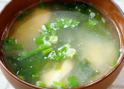 玉ねぎ厚揚げ大葉の味噌汁